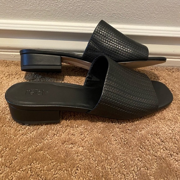 Women’s Black Textured Slide Sandals New Size 9.5 vegan Nordstrom Rack - Picture 2 of 10